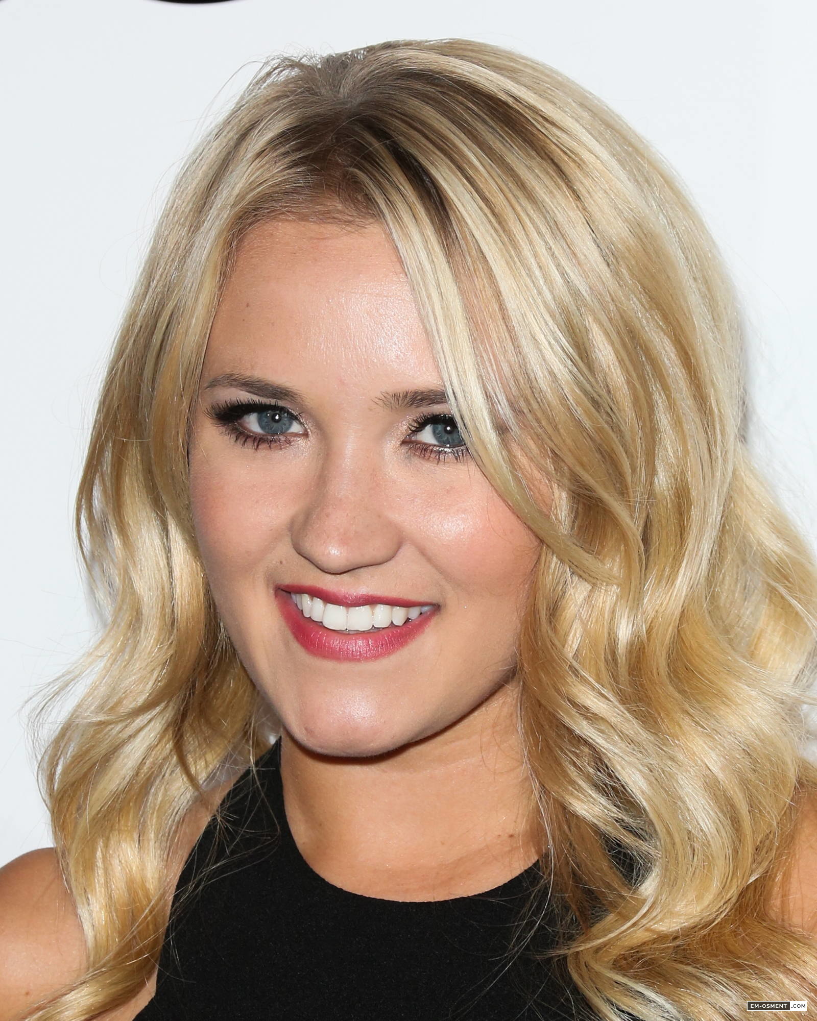 09/15/16 - Audi Celebrates The 68th Emmys - 025 - Emily Osment Online ...